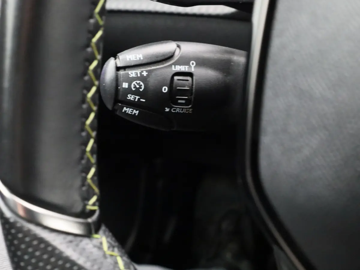 1.2 PureTech 130 PK Automaat GT-Line | CAMERA | KEYLESS