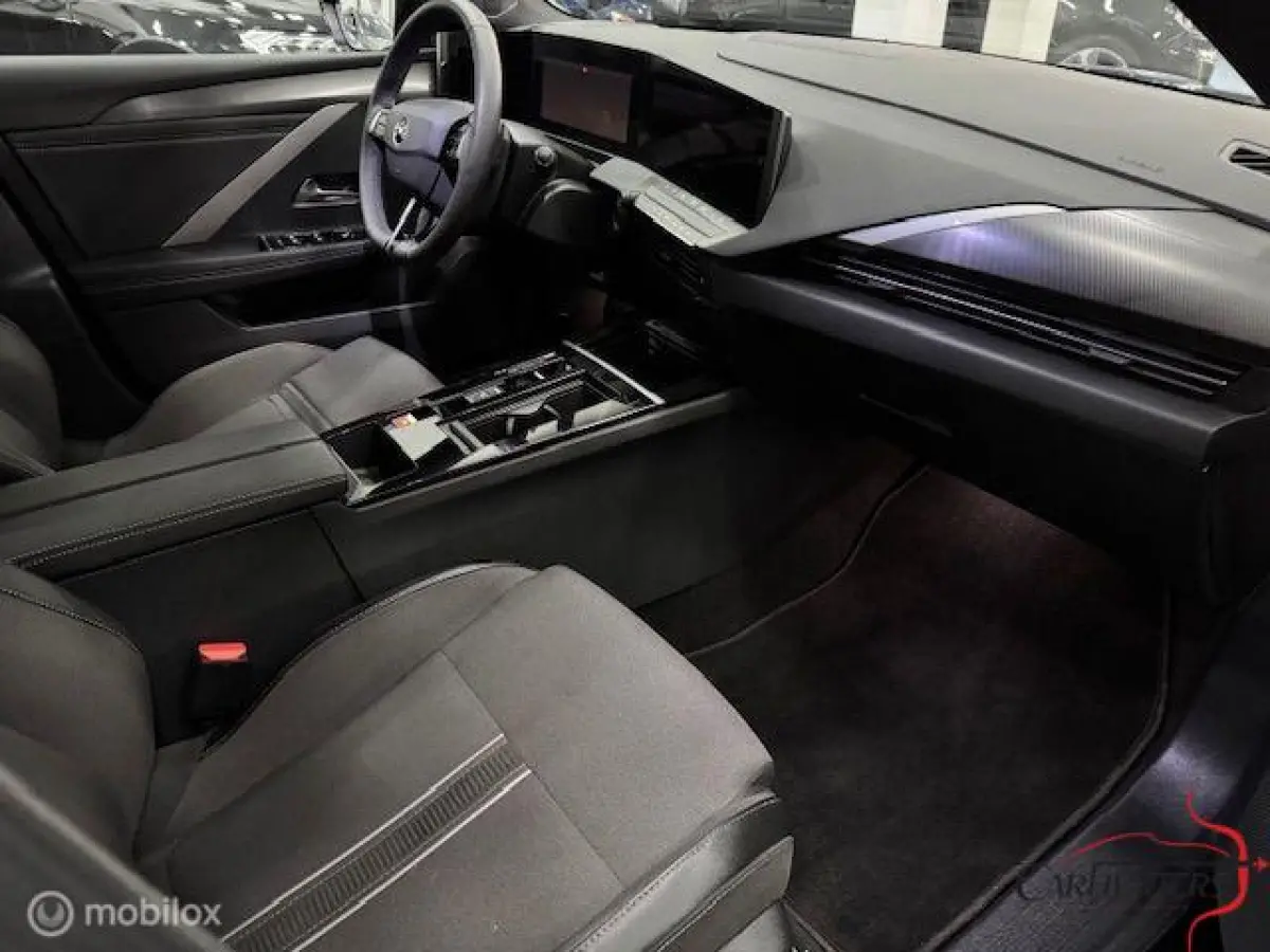 1.2 TURBO GS AUTOMAAT BLACK EDITION 1336 KM!