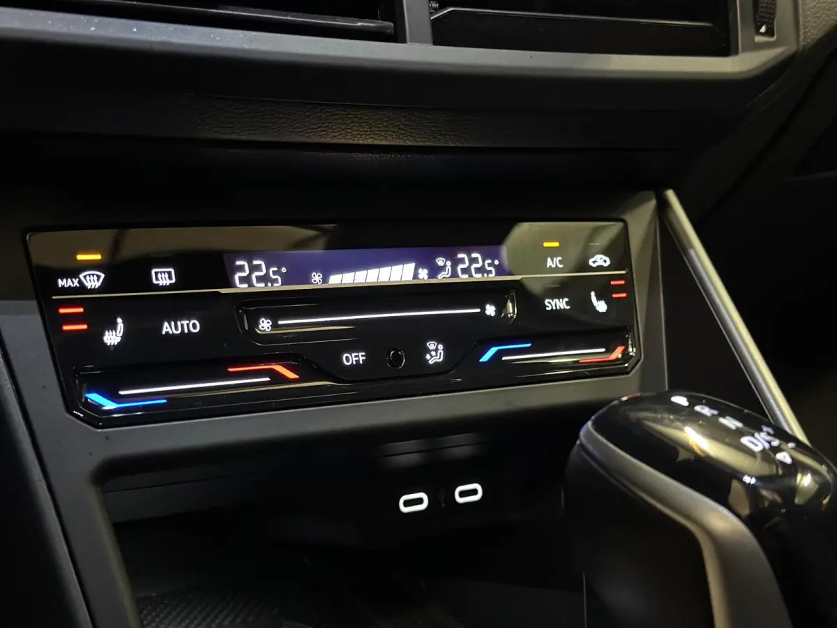 1.0 TSI R-Line|PANO|KEYLESS|FULL OPTIONS