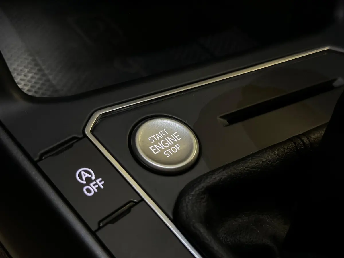 1.0 TSI R-Line|PANO|KEYLESS|FULL OPTIONS