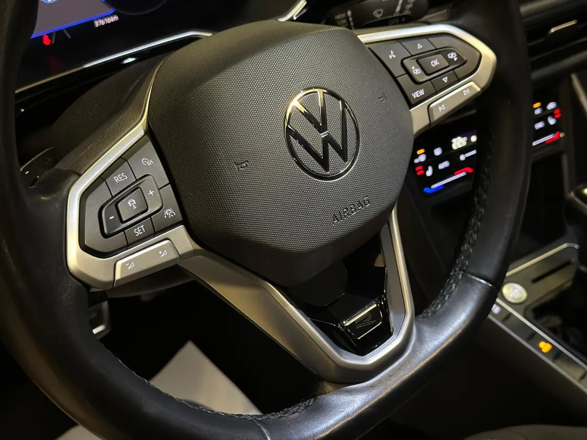 1.0 TSI R-Line|PANO|KEYLESS|FULL OPTIONS