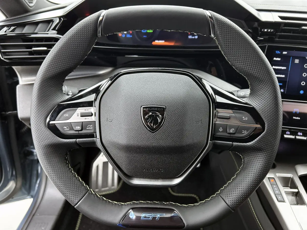 1.6 Plug-in Hybrid 195 GT | 8 JAAR GARANTIE | NIEUW | SNEL LEVERBAAR | Elektrische Bestuurdersstoel | Elektrische Achterklep | Adaptieve Cruise Control | Lederen/Alacantara | Matrix-LED Kopl