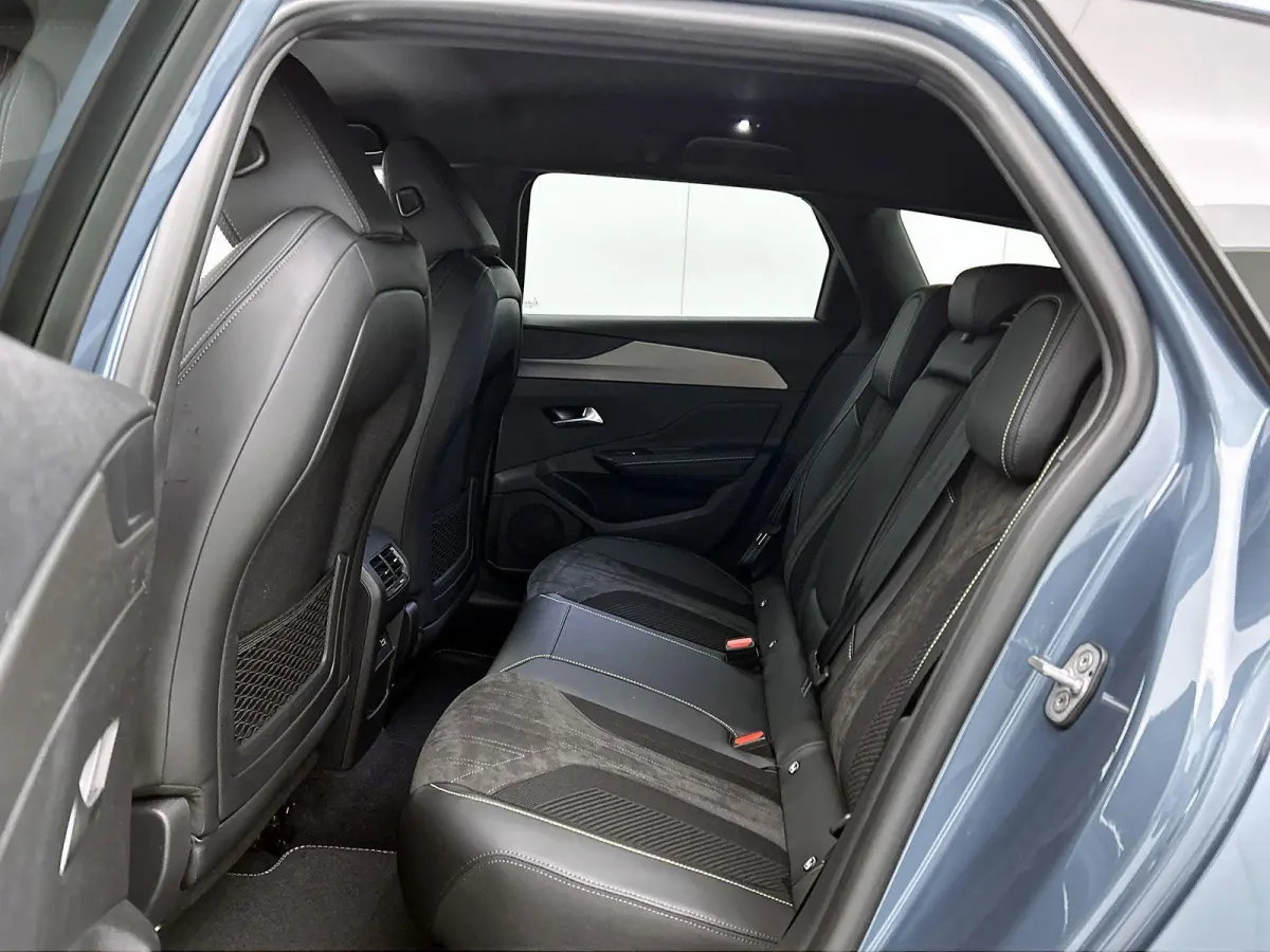 1.6 Plug-in Hybrid 195 GT | 8 JAAR GARANTIE | NIEUW | SNEL LEVERBAAR | Elektrische Bestuurdersstoel | Elektrische Achterklep | Adaptieve Cruise Control | Lederen/Alacantara | Matrix-LED Kopl