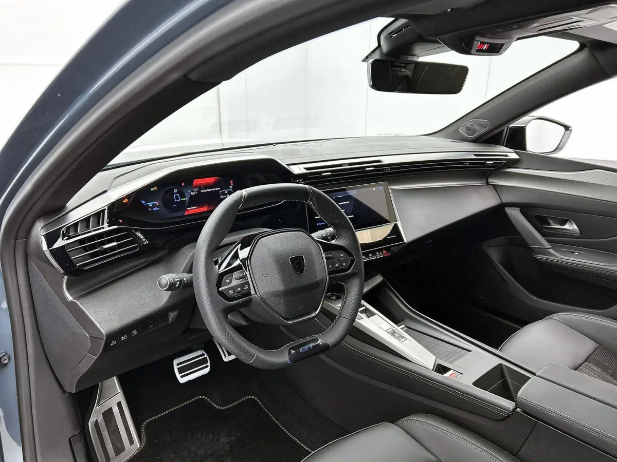 1.6 Plug-in Hybrid 195 GT | 8 JAAR GARANTIE | NIEUW | SNEL LEVERBAAR | Elektrische Bestuurdersstoel | Elektrische Achterklep | Adaptieve Cruise Control | Lederen/Alacantara | Matrix-LED Kopl