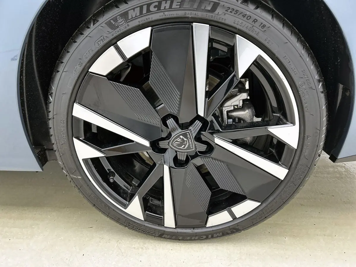 1.6 Plug-in Hybrid 195 GT | 8 JAAR GARANTIE | NIEUW | SNEL LEVERBAAR | Elektrische Bestuurdersstoel | Elektrische Achterklep | Adaptieve Cruise Control | Lederen/Alacantara | Matrix-LED Kopl