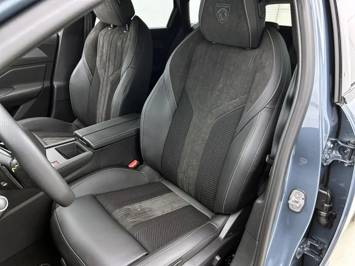 1.6 Plug-in Hybrid 195 GT | 8 JAAR GARANTIE | NIEUW | SNEL LEVERBAAR | Elektrische Bestuurdersstoel | Elektrische Achterklep | Adaptieve Cruise Control | Lederen/Alacantara | Matrix-LED Kopl