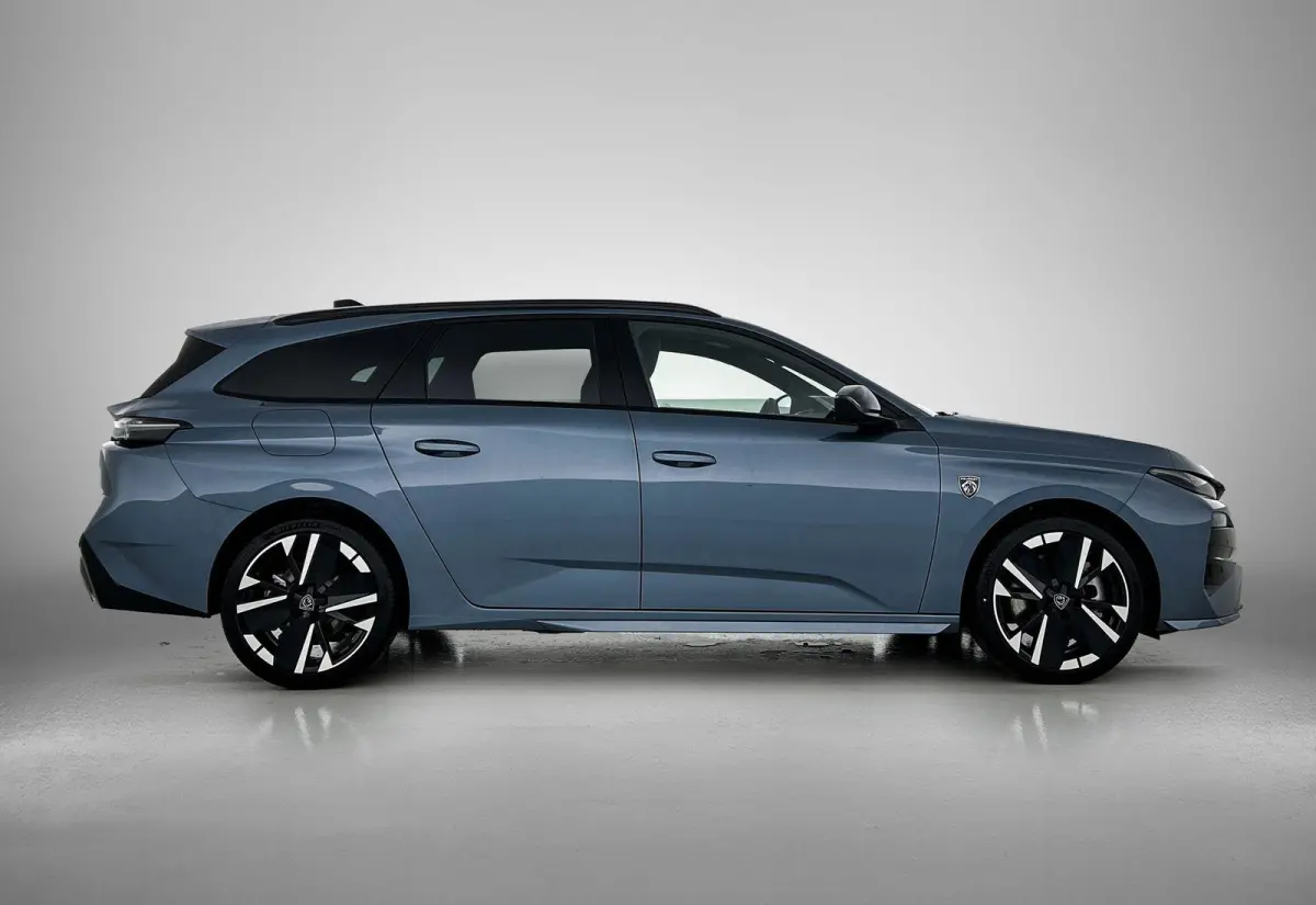 1.6 Plug-in Hybrid 195 GT | 8 JAAR GARANTIE | NIEUW | SNEL LEVERBAAR | Elektrische Bestuurdersstoel | Elektrische Achterklep | Adaptieve Cruise Control | Lederen/Alacantara | Matrix-LED Kopl