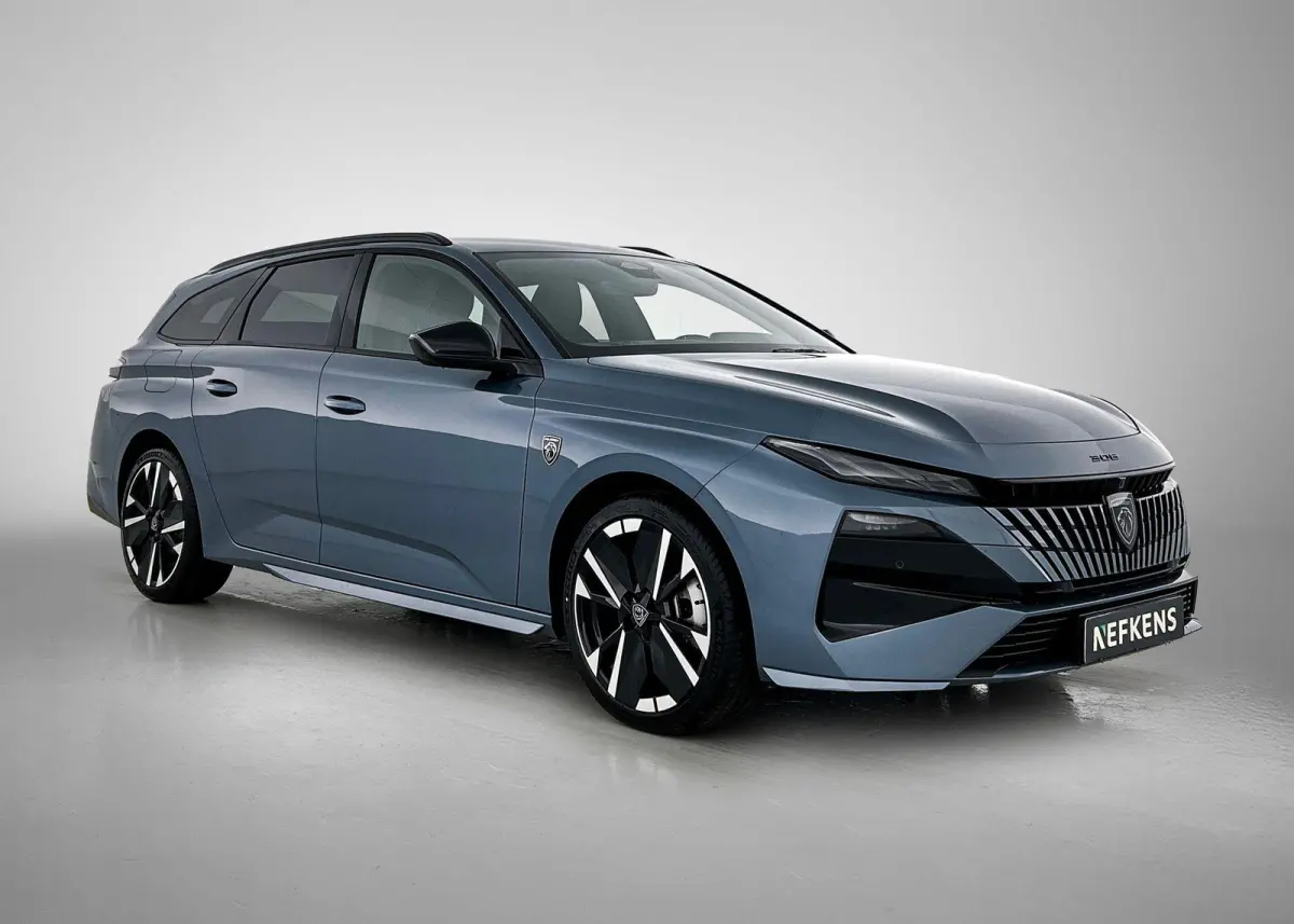 1.6 Plug-in Hybrid 195 GT | 8 JAAR GARANTIE | NIEUW | SNEL LEVERBAAR | Elektrische Bestuurdersstoel | Elektrische Achterklep | Adaptieve Cruise Control | Lederen/Alacantara | Matrix-LED Kopl