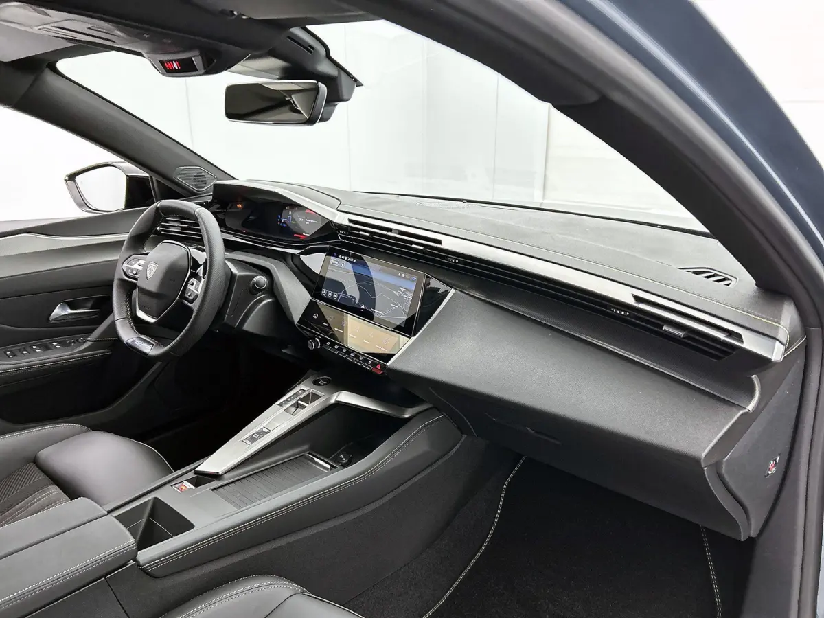 1.6 Plug-in Hybrid 195 GT | 8 JAAR GARANTIE | NIEUW | SNEL LEVERBAAR | Elektrische Bestuurdersstoel | Elektrische Achterklep | Adaptieve Cruise Control | Lederen/Alacantara | Matrix-LED Kopl