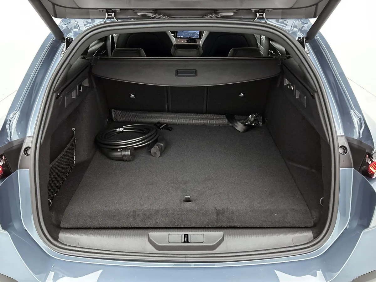 1.6 Plug-in Hybrid 195 GT | 8 JAAR GARANTIE | NIEUW | SNEL LEVERBAAR | Elektrische Bestuurdersstoel | Elektrische Achterklep | Adaptieve Cruise Control | Lederen/Alacantara | Matrix-LED Kopl