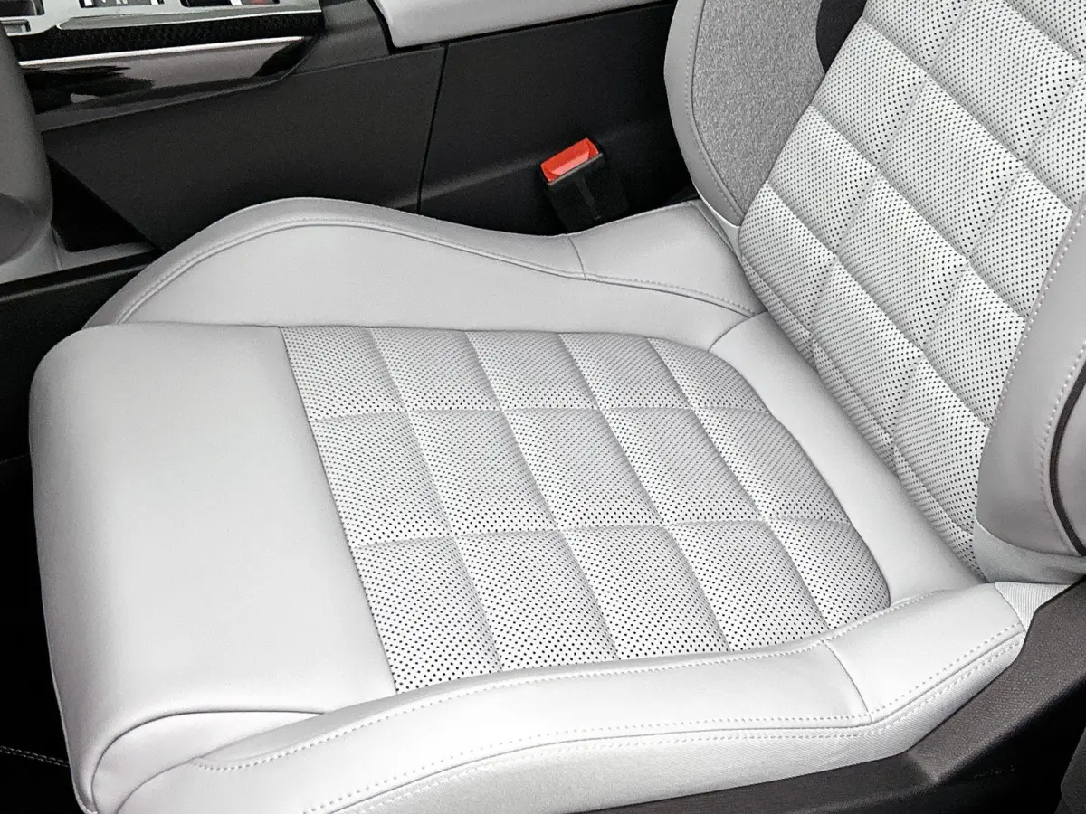Max Comfort Range 73 kWh 210pk Automaat | 8 JAAR GARANTIE | NIEUW | SNEL LEVERBAAR | Schuif-/Kanteldak | Elektrische Bestuurdersstoel | Afneembare Trekhaak | Stoelmassage | 360 Camera | Elek