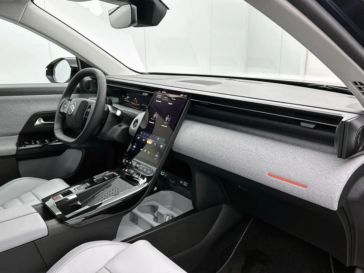 Max Comfort Range 73 kWh 210pk Automaat | 8 JAAR GARANTIE | NIEUW | SNEL LEVERBAAR | Schuif-/Kanteldak | Elektrische Bestuurdersstoel | Afneembare Trekhaak | Stoelmassage | 360 Camera | Elek