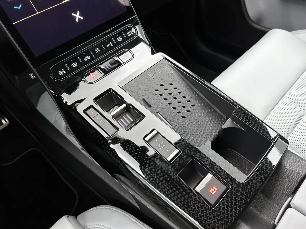 Max Comfort Range 73 kWh 210pk Automaat | 8 JAAR GARANTIE | NIEUW | SNEL LEVERBAAR | Schuif-/Kanteldak | Elektrische Bestuurdersstoel | Afneembare Trekhaak | Stoelmassage | 360 Camera | Elek