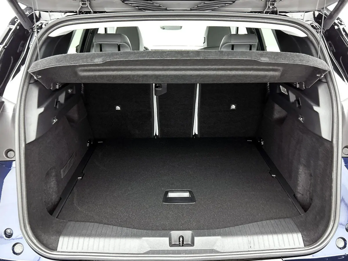 Max Comfort Range 73 kWh 210pk Automaat | 8 JAAR GARANTIE | NIEUW | SNEL LEVERBAAR | Schuif-/Kanteldak | Elektrische Bestuurdersstoel | Afneembare Trekhaak | Stoelmassage | 360 Camera | Elek