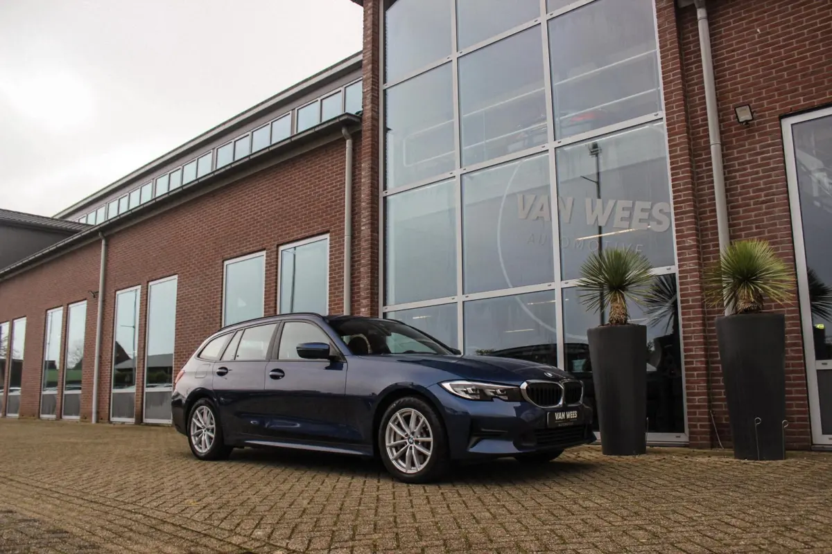 330e Business Edition Plus | 1e eigenaar | BTW auto | Leer | Camera | Sportstuur | 17 inch | Rijmodus | Bluetooth | Cruise control