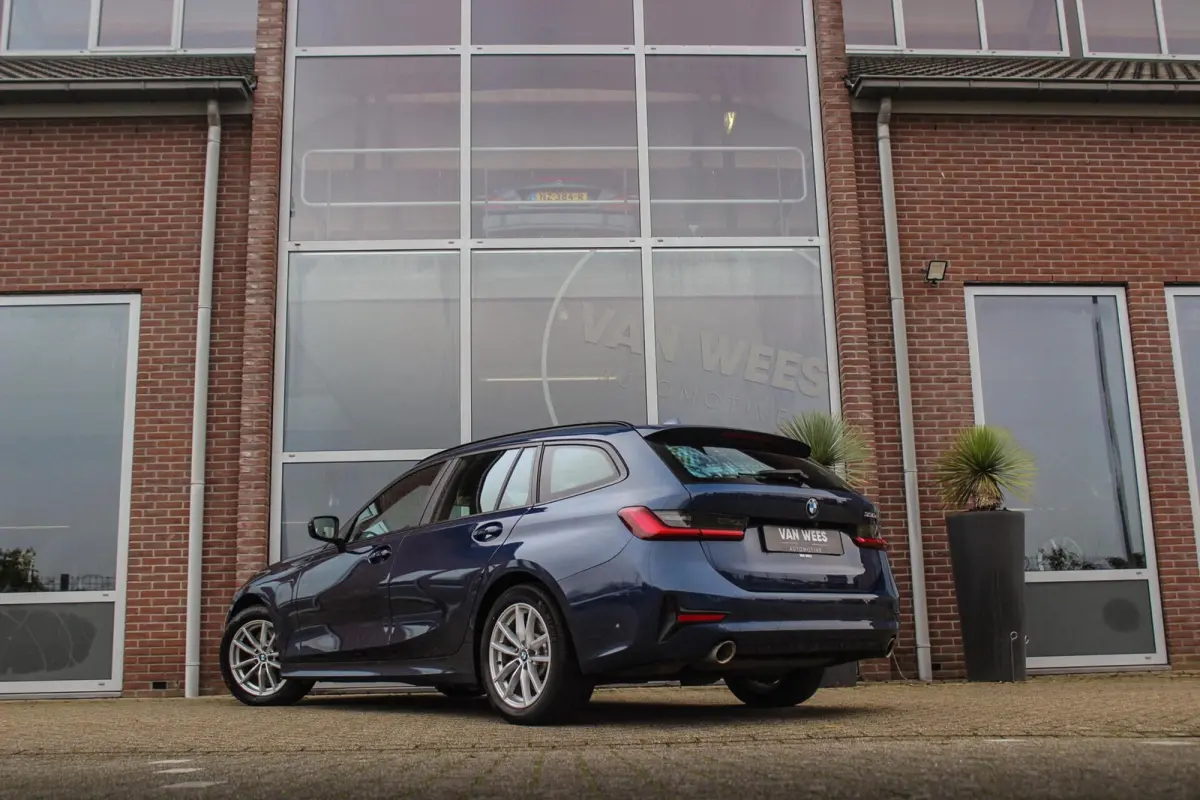 330e Business Edition Plus | 1e eigenaar | BTW auto | Leer | Camera | Sportstuur | 17 inch | Rijmodus | Bluetooth | Cruise control