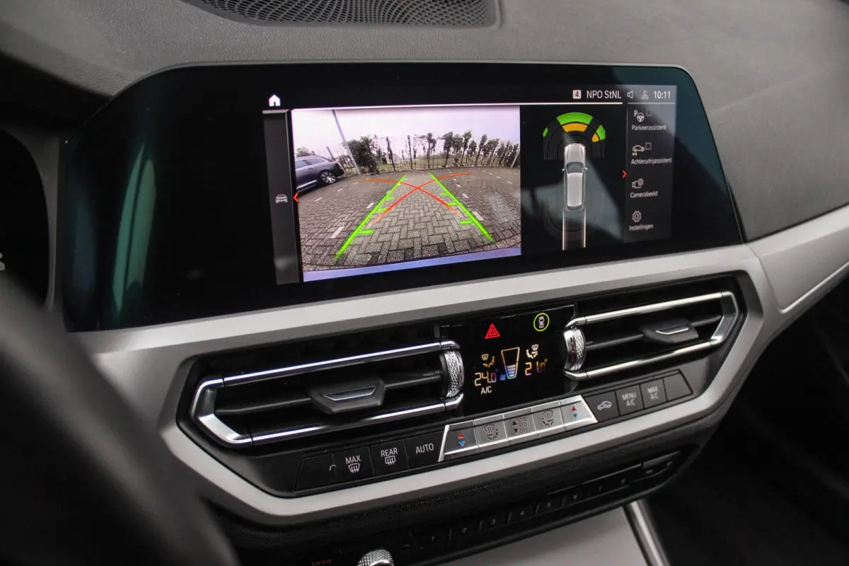 330e Business Edition Plus | 1e eigenaar | BTW auto | Leer | Camera | Sportstuur | 17 inch | Rijmodus | Bluetooth | Cruise control