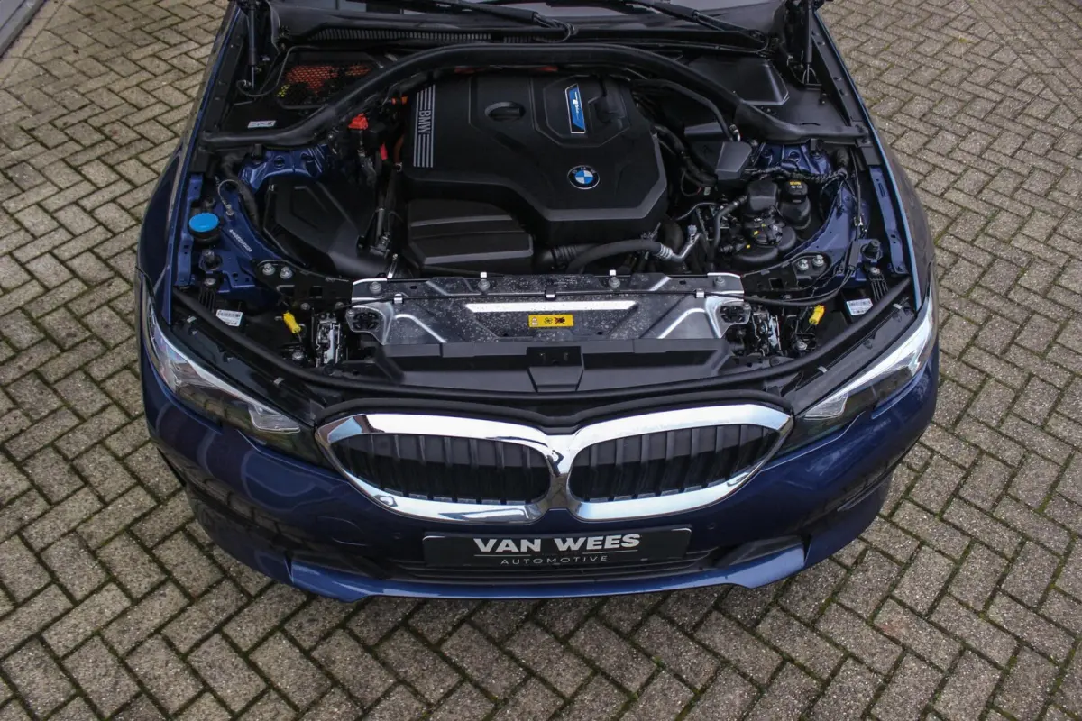 330e Business Edition Plus | 1e eigenaar | BTW auto | Leer | Camera | Sportstuur | 17 inch | Rijmodus | Bluetooth | Cruise control