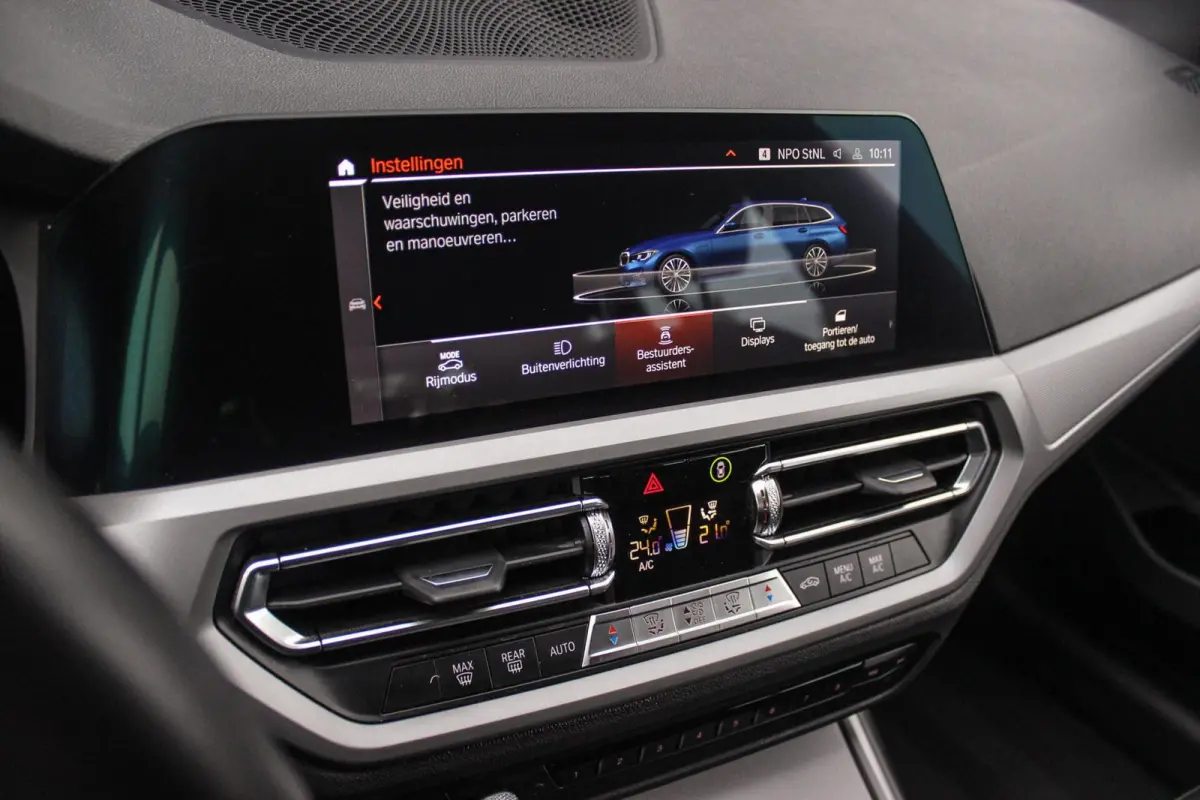 330e Business Edition Plus | 1e eigenaar | BTW auto | Leer | Camera | Sportstuur | 17 inch | Rijmodus | Bluetooth | Cruise control