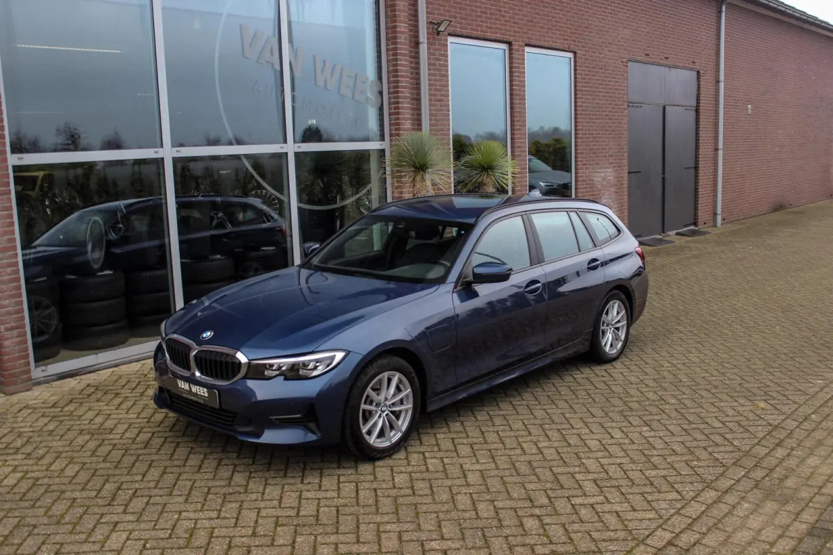 330e Business Edition Plus | 1e eigenaar | BTW auto | Leer | Camera | Sportstuur | 17 inch | Rijmodus | Bluetooth | Cruise control