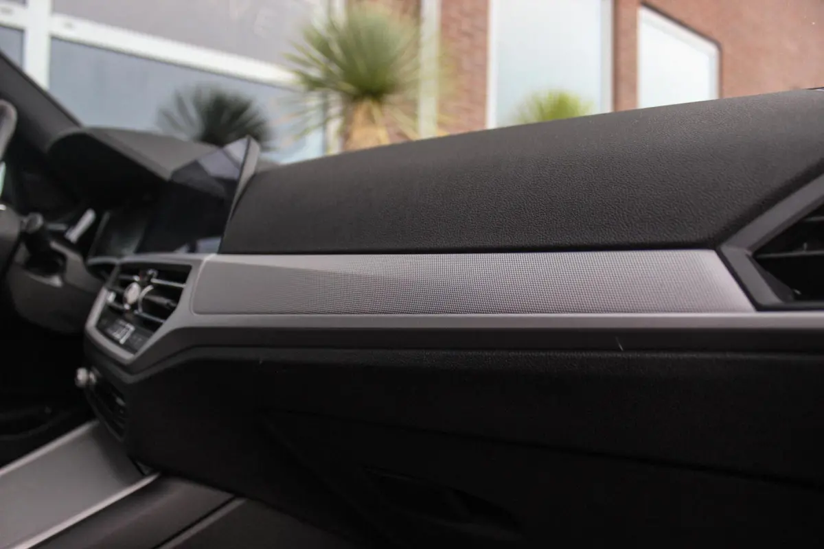 330e Business Edition Plus | 1e eigenaar | BTW auto | Leer | Camera | Sportstuur | 17 inch | Rijmodus | Bluetooth | Cruise control