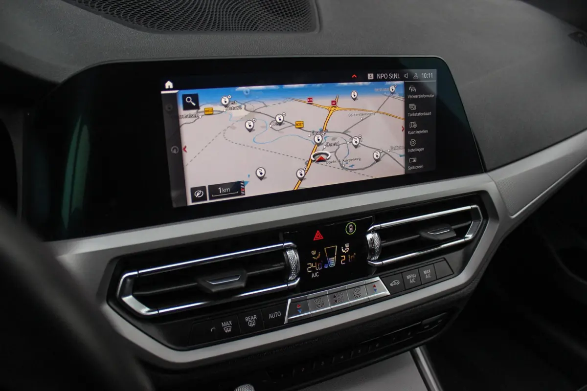 330e Business Edition Plus | 1e eigenaar | BTW auto | Leer | Camera | Sportstuur | 17 inch | Rijmodus | Bluetooth | Cruise control