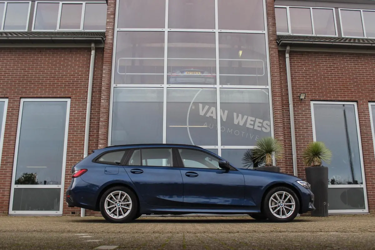 330e Business Edition Plus | 1e eigenaar | BTW auto | Leer | Camera | Sportstuur | 17 inch | Rijmodus | Bluetooth | Cruise control