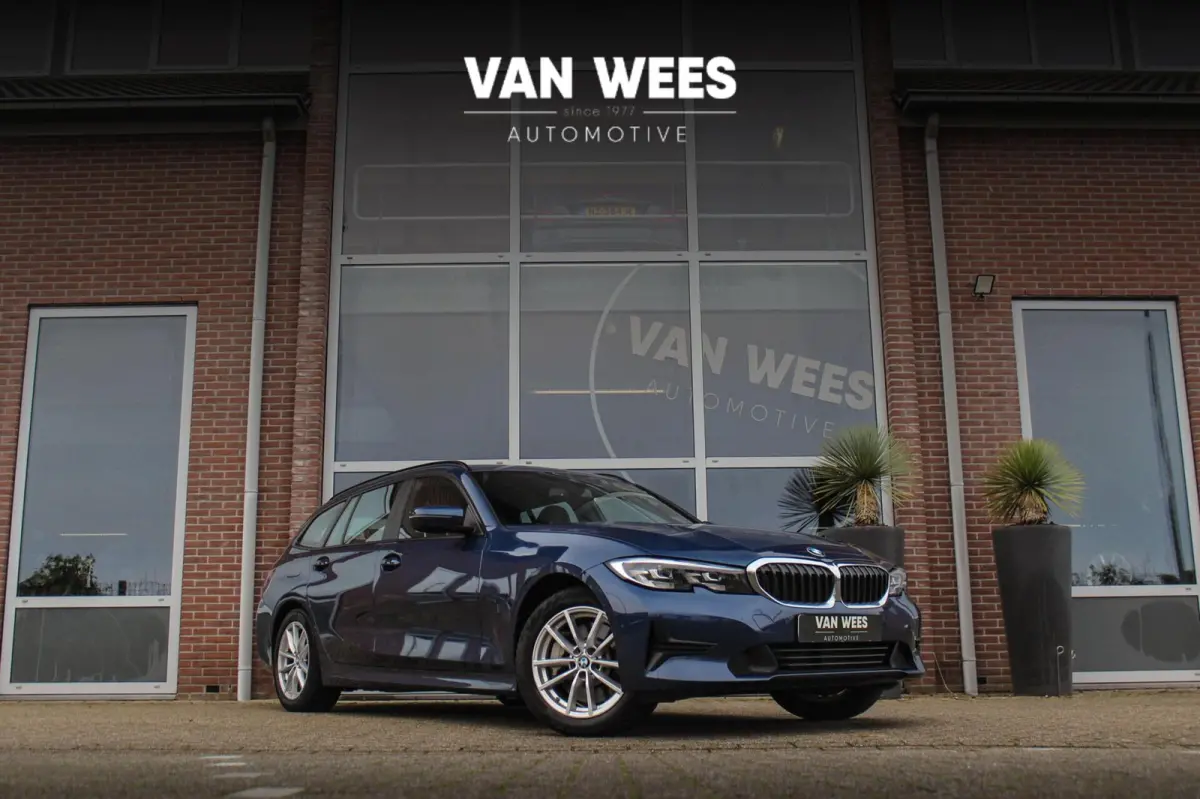 330e Business Edition Plus | 1e eigenaar | BTW auto | Leer | Camera | Sportstuur | 17 inch | Rijmodus | Bluetooth | Cruise control