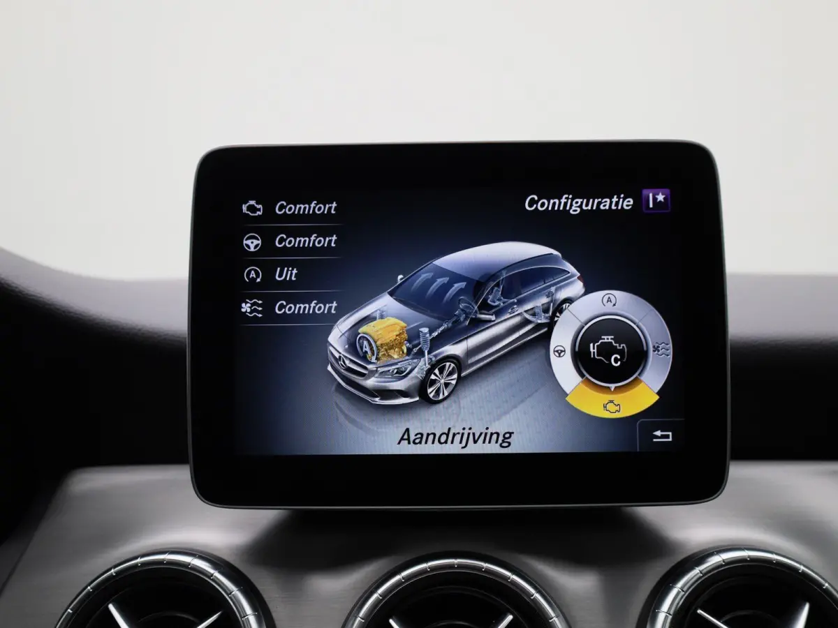 180 Business Solution AMG | Automaat | Stoelverwarming | Panoramadak | Achteruitrijcamera | Parkeersensoren |