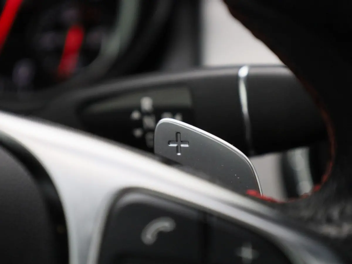 180 Business Solution AMG | Automaat | Stoelverwarming | Panoramadak | Achteruitrijcamera | Parkeersensoren |