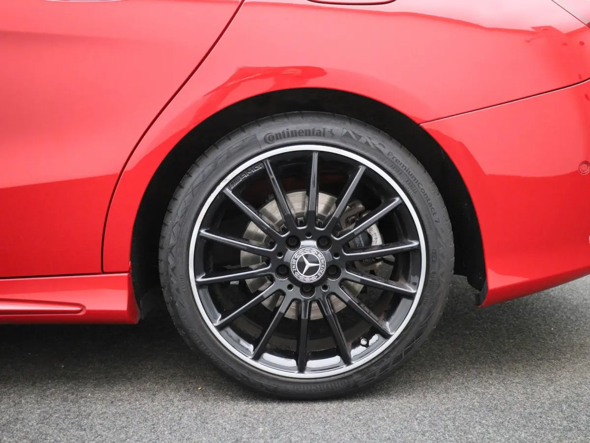 180 Business Solution AMG | Automaat | Stoelverwarming | Panoramadak | Achteruitrijcamera | Parkeersensoren |