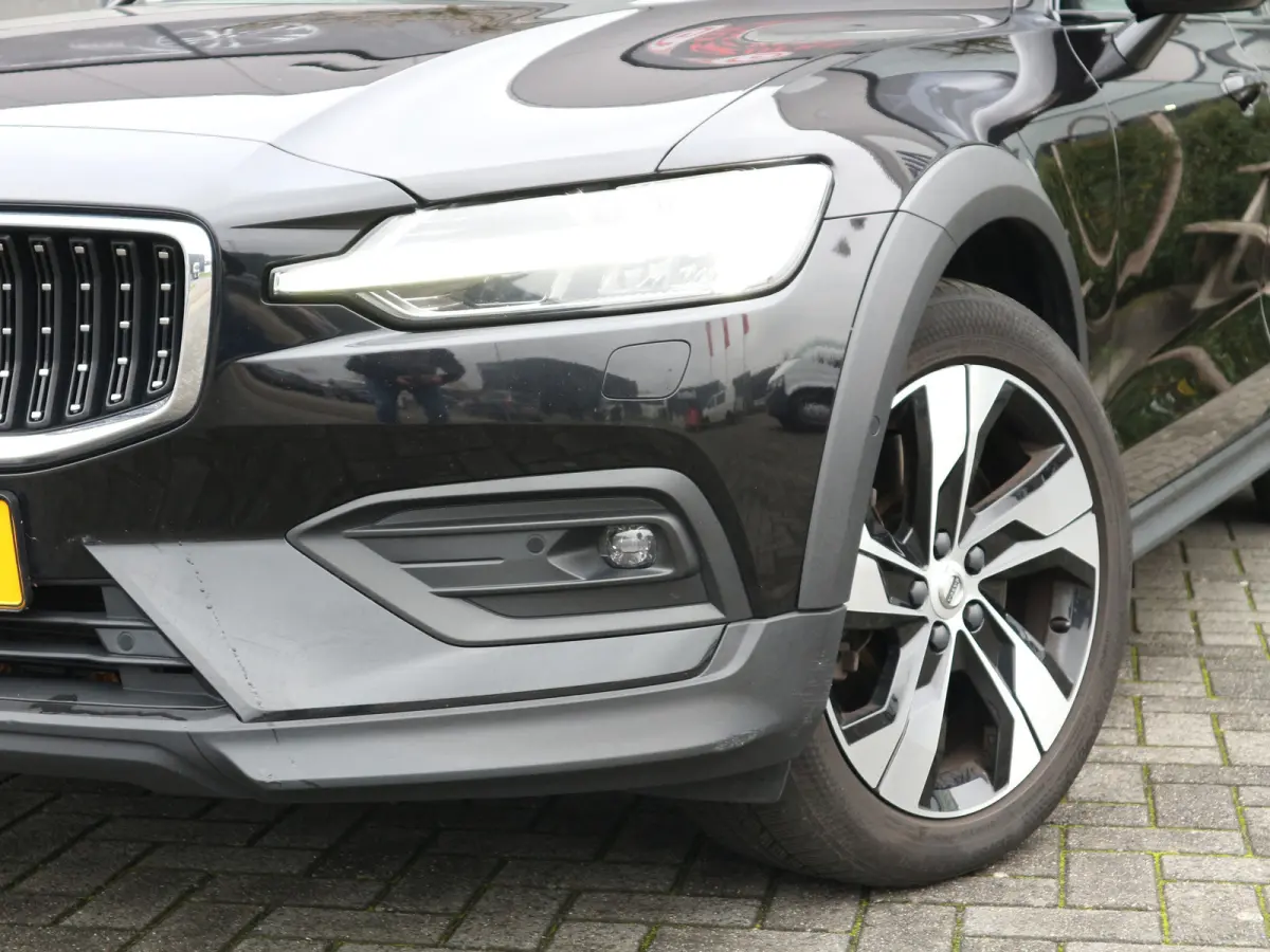 2.0 B5 AWD Pro NAVI ADAP CRUISE