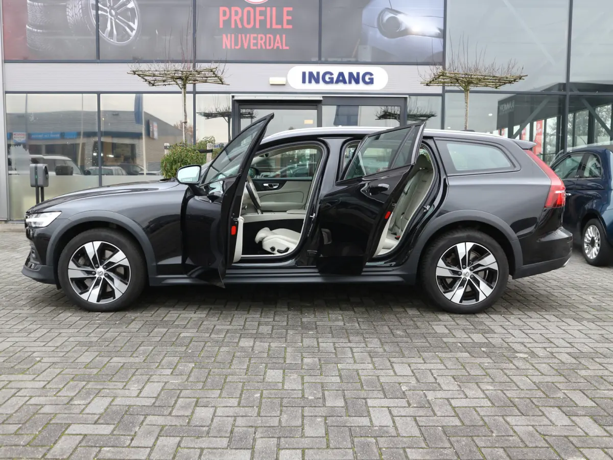 2.0 B5 AWD Pro NAVI ADAP CRUISE