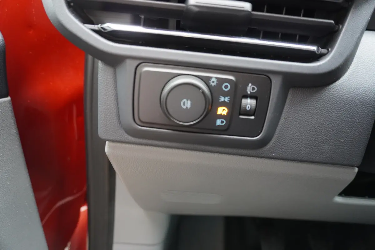 320L 2.0 TDCI 136PK L2H1 Limited Nr. V128 | Airco | Adap.Cruise | Navi