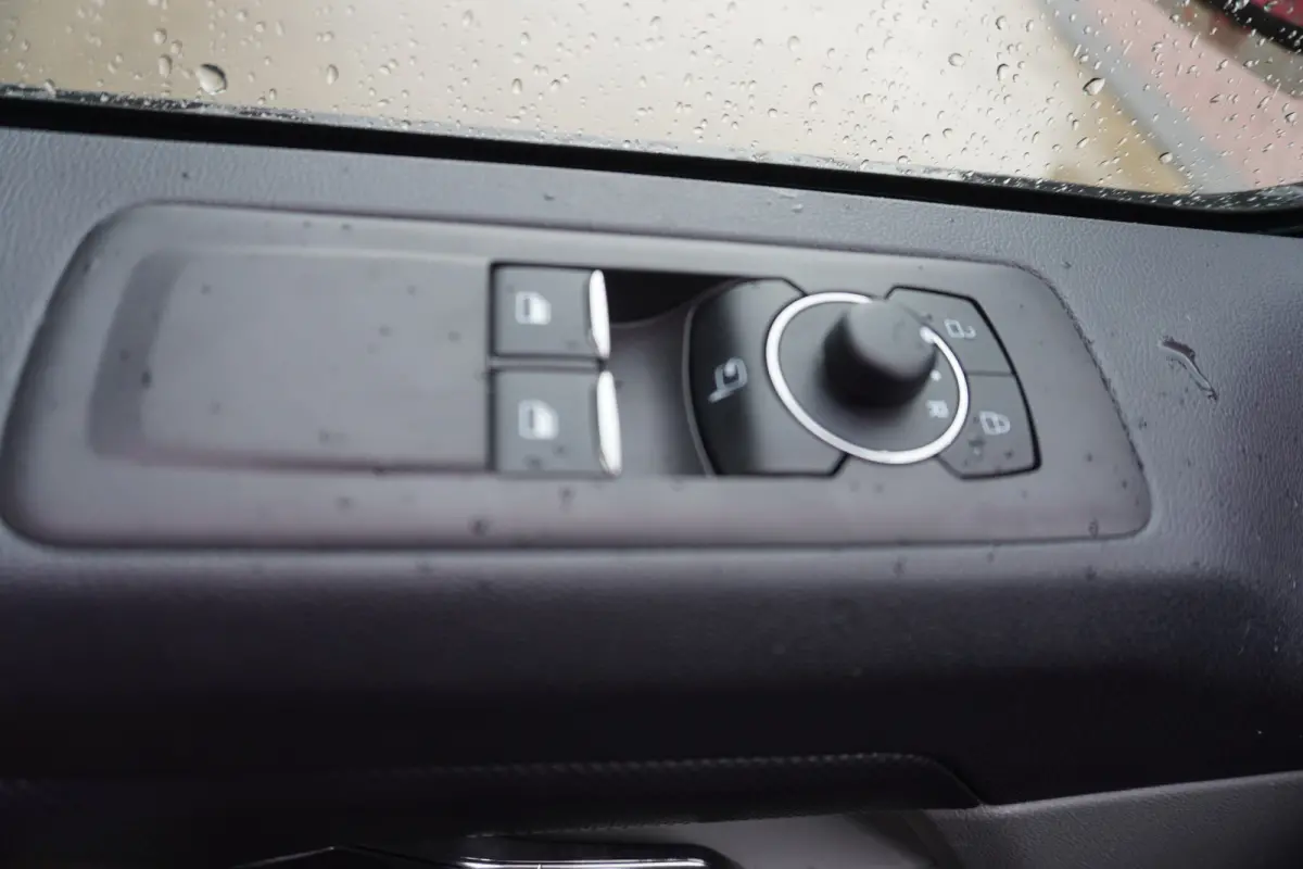 320L 2.0 TDCI 136PK L2H1 Limited Nr. V128 | Airco | Adap.Cruise | Navi