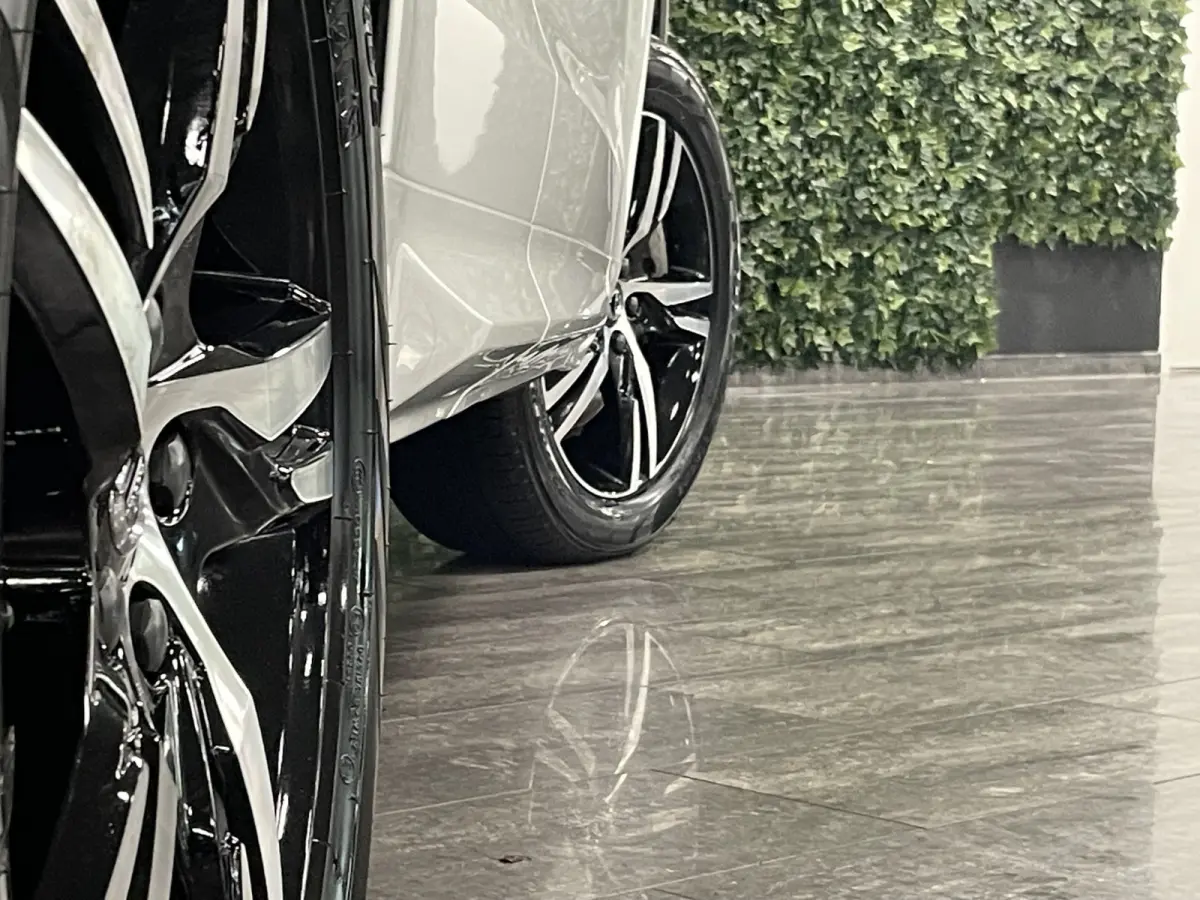 T6 AWD Recharge Plus Dark Long Range | Adaptieve Cruise Control | Stoel en Stuurwielverwarming | Parkeercamera | Pilot Assist | Bestuurdersstoel elektrisch geheugen | Contour Stoelen | Zitti