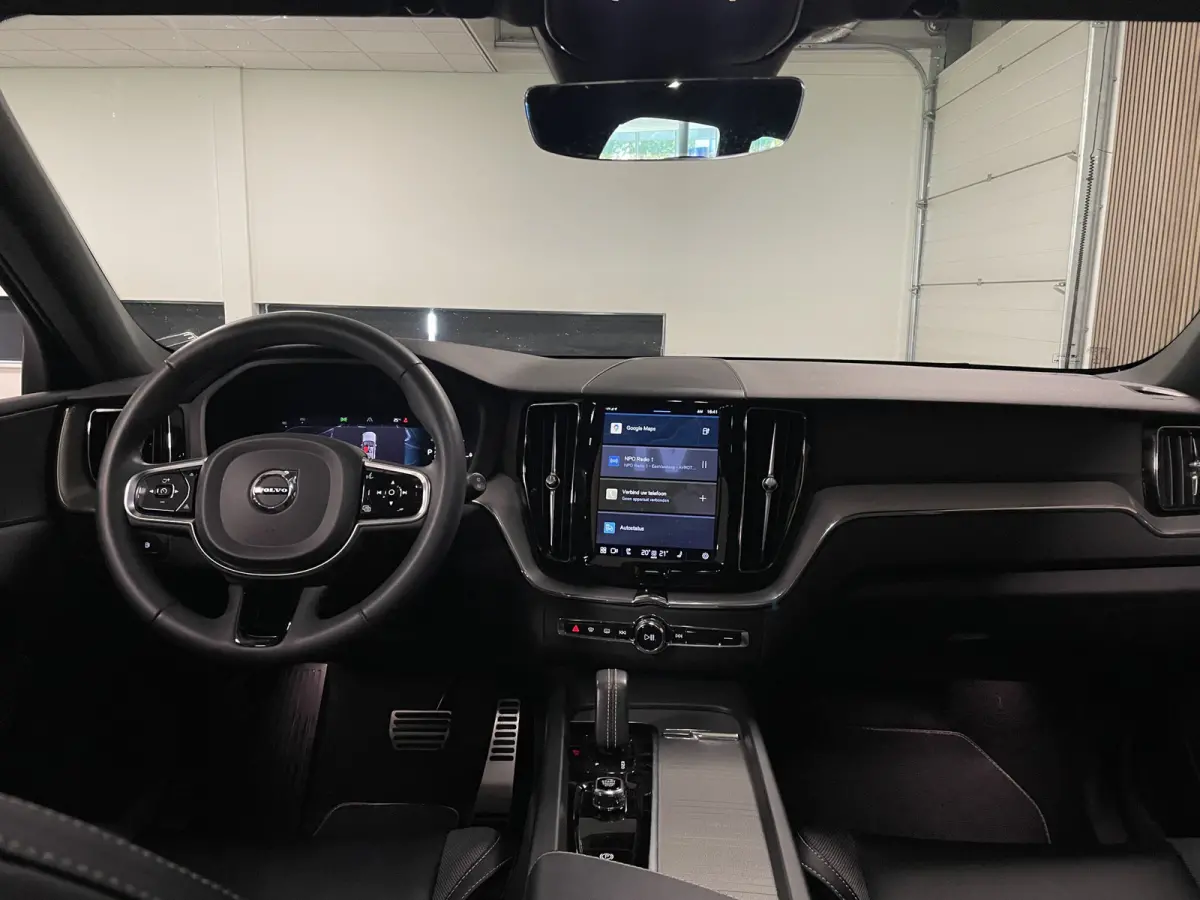 T6 AWD Recharge Plus Dark Long Range | Adaptieve Cruise Control | Stoel en Stuurwielverwarming | Parkeercamera | Pilot Assist | Bestuurdersstoel elektrisch geheugen | Contour Stoelen | Zitti