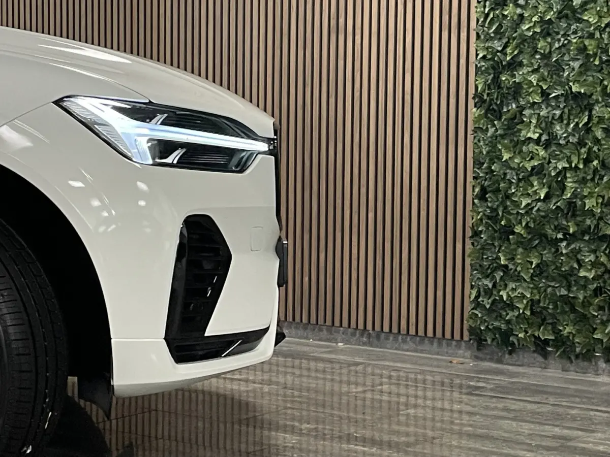 T6 AWD Recharge Plus Dark Long Range | Adaptieve Cruise Control | Stoel en Stuurwielverwarming | Parkeercamera | Pilot Assist | Bestuurdersstoel elektrisch geheugen | Contour Stoelen | Zitti