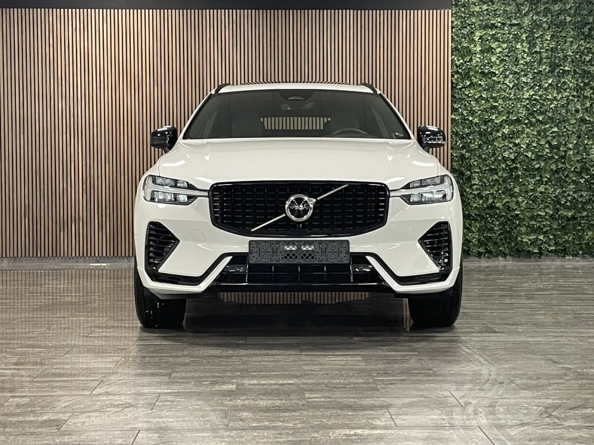 T6 AWD Recharge Plus Dark Long Range | Adaptieve Cruise Control | Stoel en Stuurwielverwarming | Parkeercamera | Pilot Assist | Bestuurdersstoel elektrisch geheugen | Contour Stoelen | Zitti