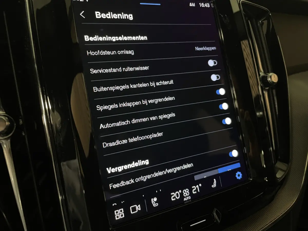 T6 AWD Recharge Plus Dark Long Range | Adaptieve Cruise Control | Stoel en Stuurwielverwarming | Parkeercamera | Pilot Assist | Bestuurdersstoel elektrisch geheugen | Contour Stoelen | Zitti