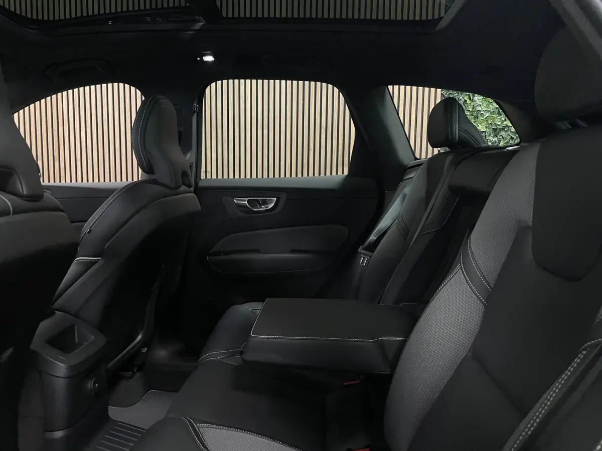 T6 AWD Recharge Plus Dark Long Range | Adaptieve Cruise Control | Stoel en Stuurwielverwarming | Parkeercamera | Pilot Assist | Bestuurdersstoel elektrisch geheugen | Contour Stoelen | Zitti