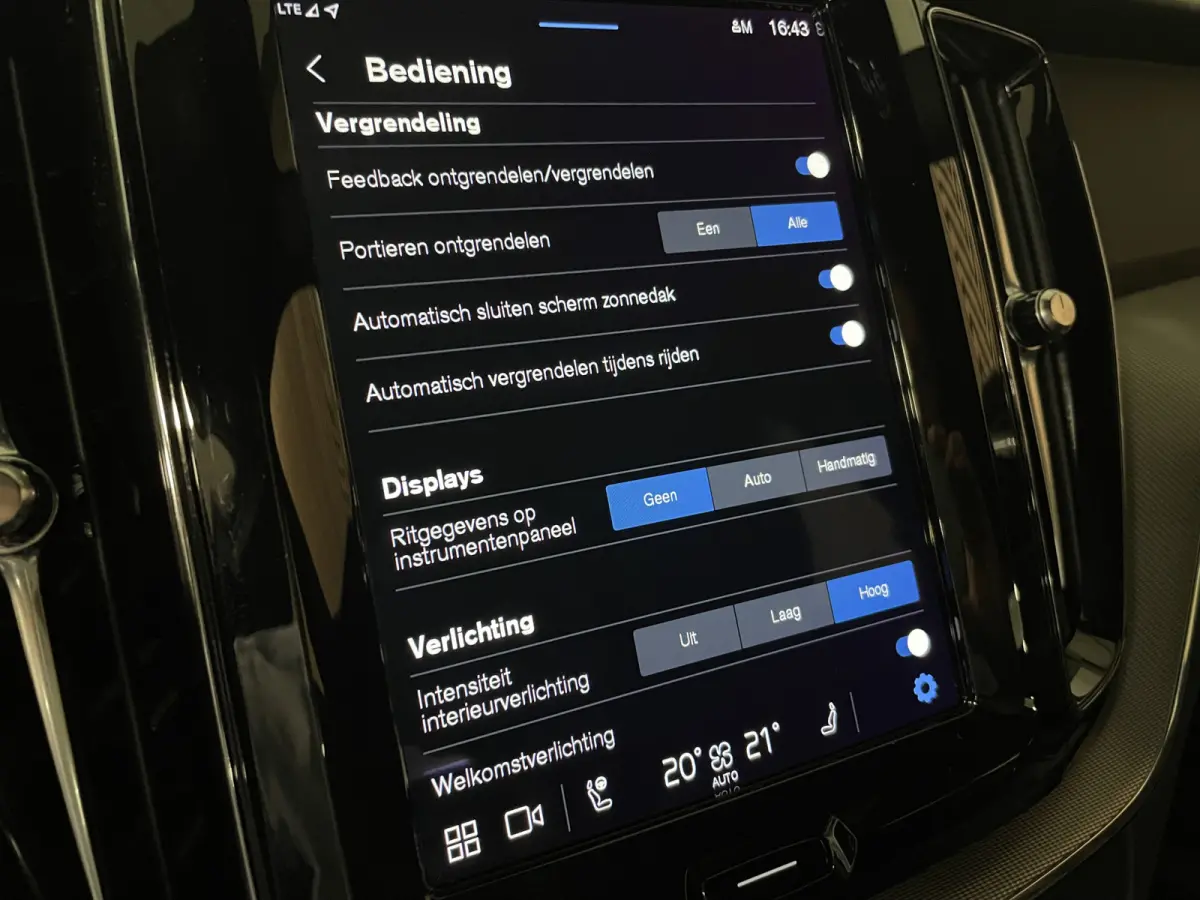 T6 AWD Recharge Plus Dark Long Range | Adaptieve Cruise Control | Stoel en Stuurwielverwarming | Parkeercamera | Pilot Assist | Bestuurdersstoel elektrisch geheugen | Contour Stoelen | Zitti