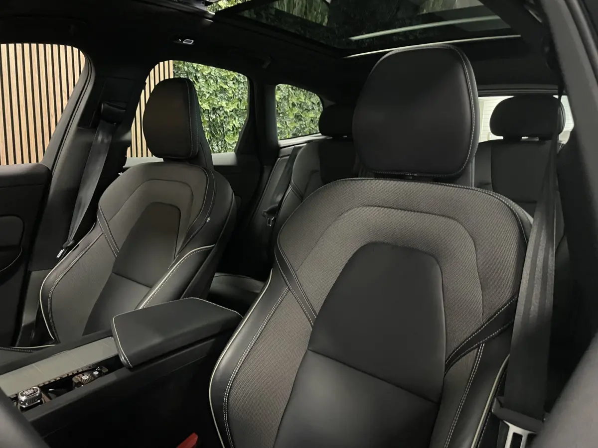 T6 AWD Recharge Plus Dark Long Range | Adaptieve Cruise Control | Stoel en Stuurwielverwarming | Parkeercamera | Pilot Assist | Bestuurdersstoel elektrisch geheugen | Contour Stoelen | Zitti