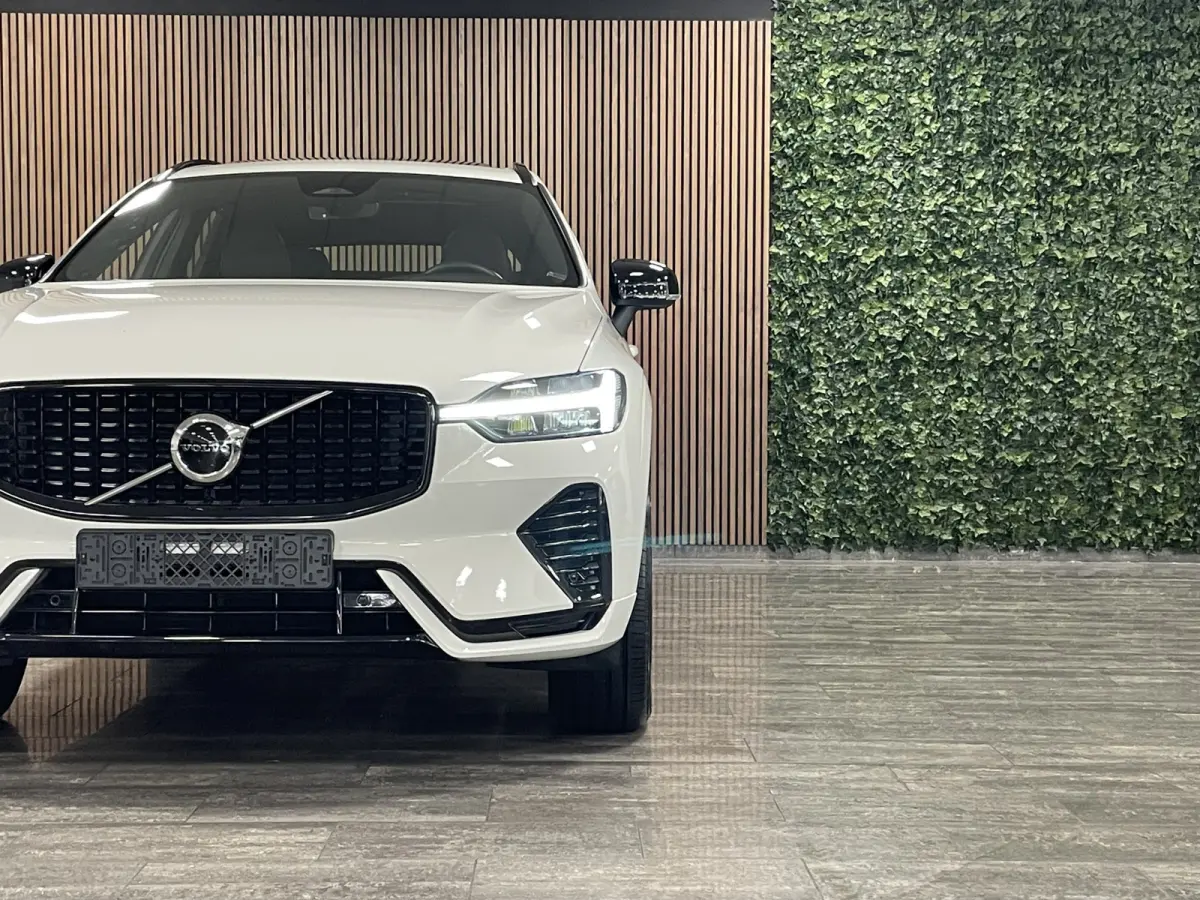 T6 AWD Recharge Plus Dark Long Range | Adaptieve Cruise Control | Stoel en Stuurwielverwarming | Parkeercamera | Pilot Assist | Bestuurdersstoel elektrisch geheugen | Contour Stoelen | Zitti