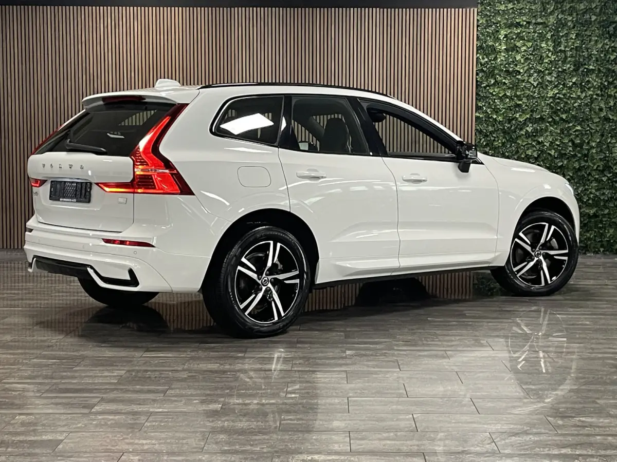 T6 AWD Recharge Plus Dark Long Range | Adaptieve Cruise Control | Stoel en Stuurwielverwarming | Parkeercamera | Pilot Assist | Bestuurdersstoel elektrisch geheugen | Contour Stoelen | Zitti