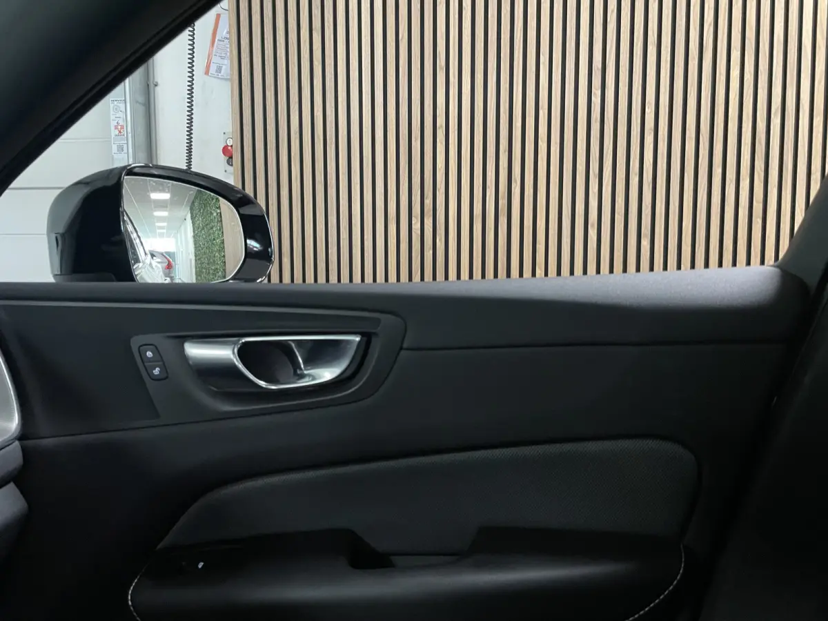 T6 AWD Recharge Plus Dark Long Range | Adaptieve Cruise Control | Stoel en Stuurwielverwarming | Parkeercamera | Pilot Assist | Bestuurdersstoel elektrisch geheugen | Contour Stoelen | Zitti