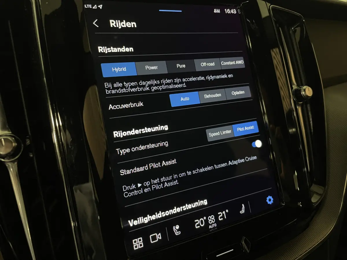 T6 AWD Recharge Plus Dark Long Range | Adaptieve Cruise Control | Stoel en Stuurwielverwarming | Parkeercamera | Pilot Assist | Bestuurdersstoel elektrisch geheugen | Contour Stoelen | Zitti