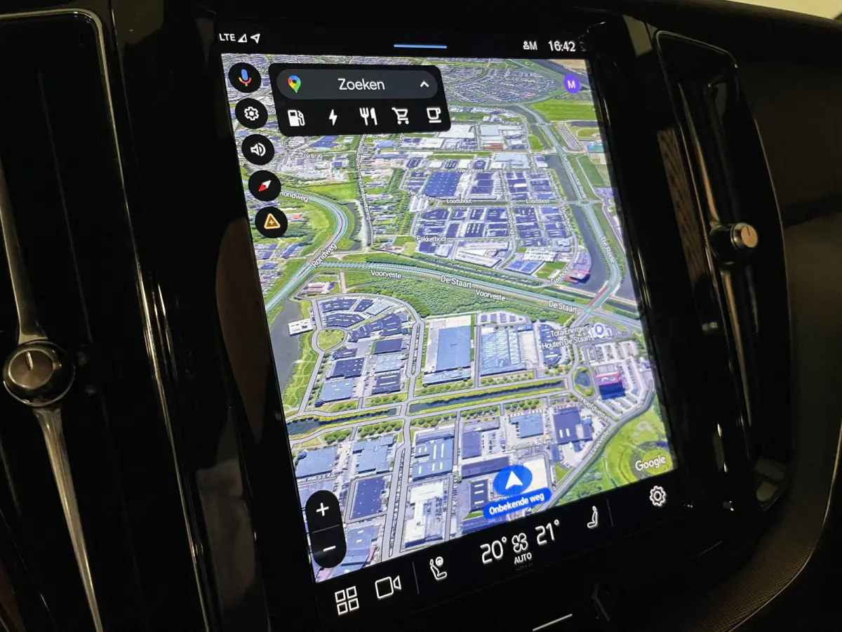 T6 AWD Recharge Plus Dark Long Range | Adaptieve Cruise Control | Stoel en Stuurwielverwarming | Parkeercamera | Pilot Assist | Bestuurdersstoel elektrisch geheugen | Contour Stoelen | Zitti