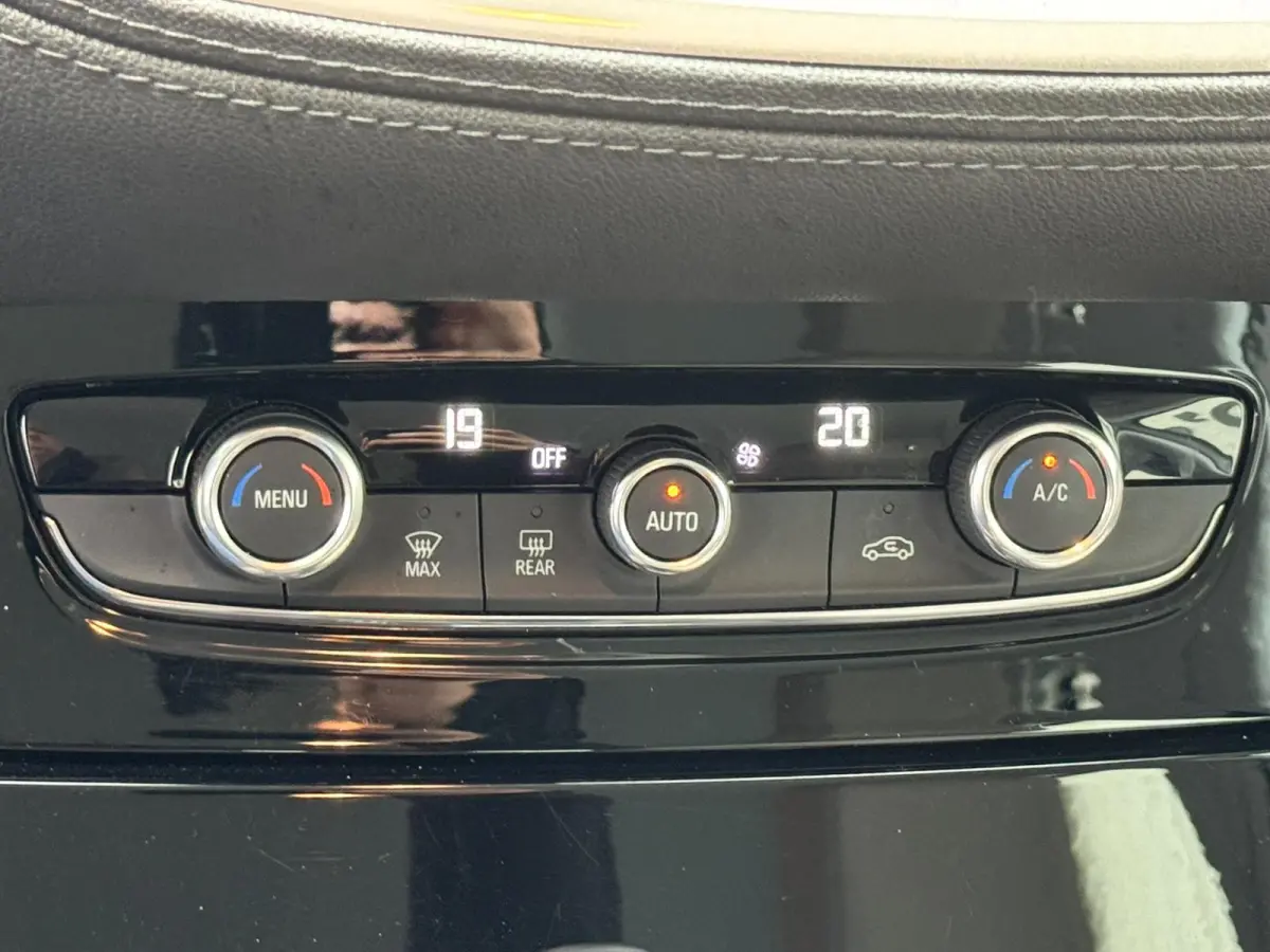 1.2 Turbo Innovation Automaat Cruise control Dodehoek detectie Apple/Android Carplay Climate control
