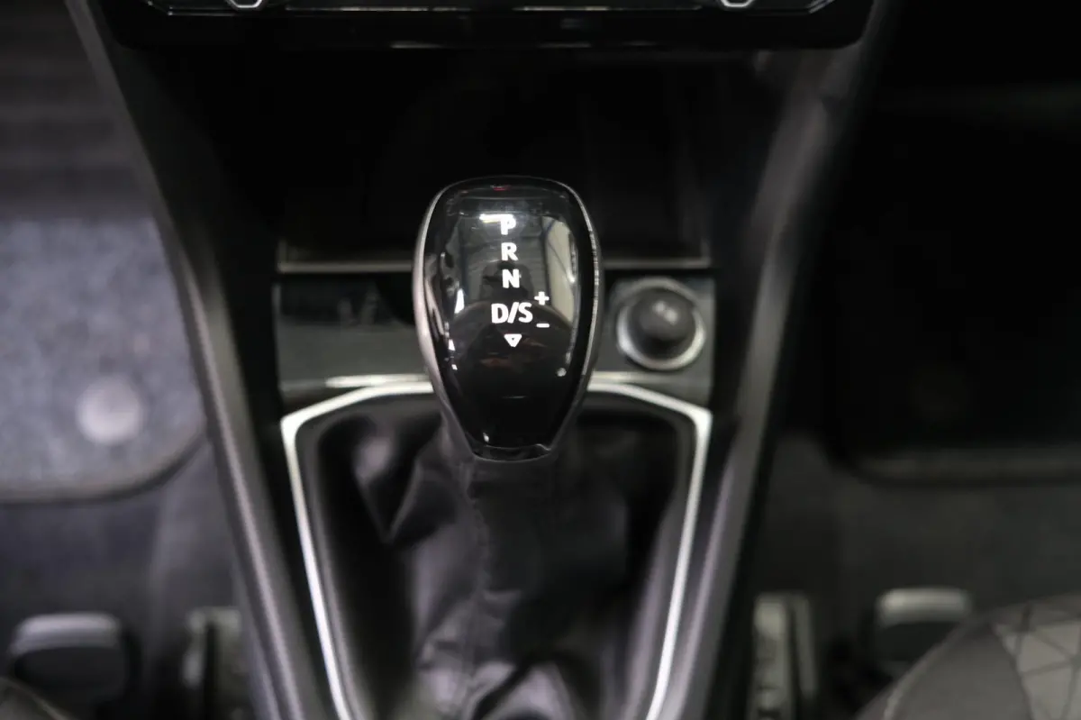 1.0 TSI Life Automaat - N.A.P. Airco, Cruise, Navi, PDC.
